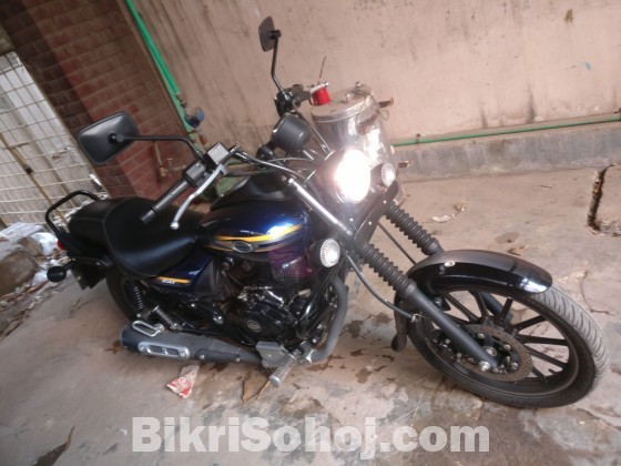 Bajaj Avenger 150 Street